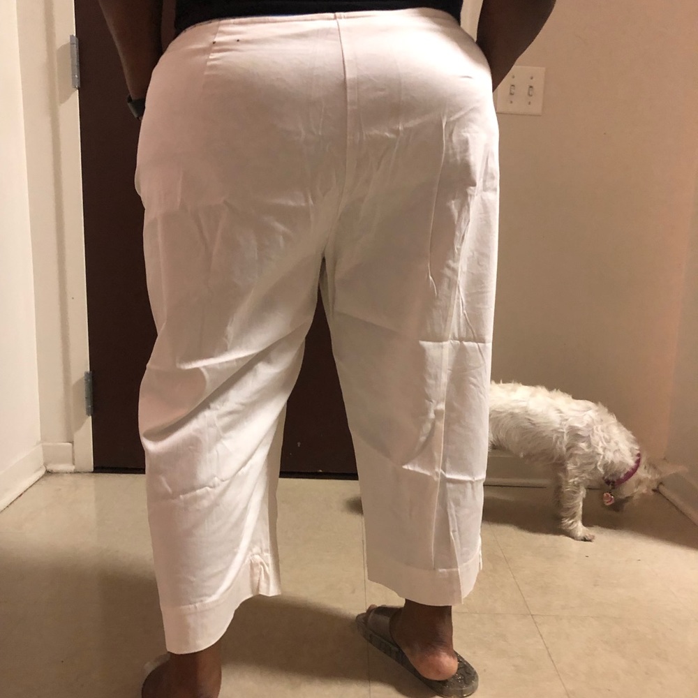 White denim capris size 26 Lane Bryant